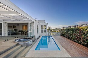 Hamptons Elegance Views Pool Spa