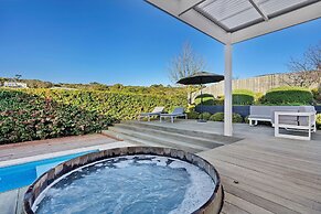Hamptons Elegance Views Pool Spa