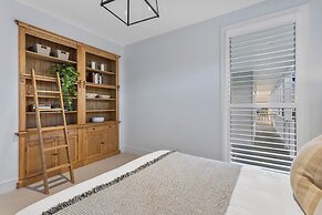 Hamptons Elegance Views Pool Spa