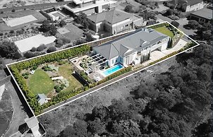 Hamptons Elegance Views Pool Spa