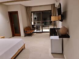 Serenity Residences & Spa - Kokrobite