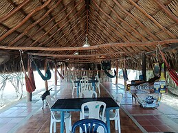 Hostal CQ Camarones