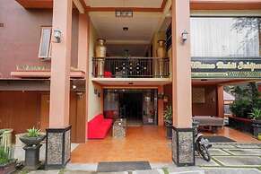 Red Chilies Hill Hotel