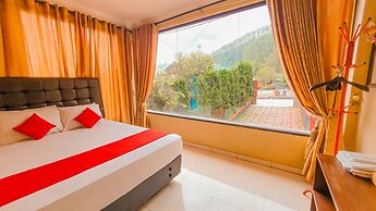 Red Chilies Hill Hotel