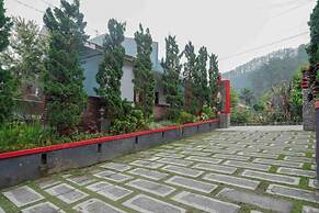 Red Chilies Hill Hotel