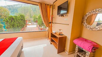 Red Chilies Hill Hotel