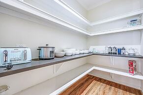 Stylish Luxe House at Point Cook