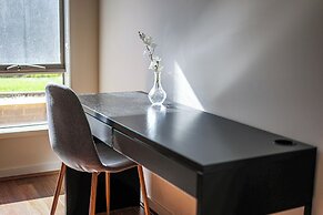 Stylish Luxe House at Point Cook