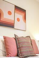 Stylish Luxe House at Point Cook