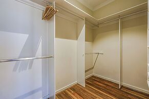 Stylish Luxe House at Point Cook