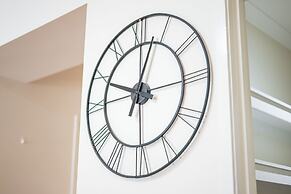 Stylish Luxe House at Point Cook