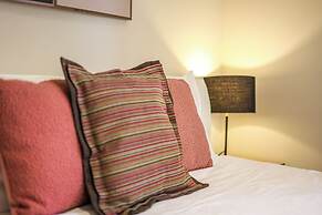 Stylish Luxe House at Point Cook