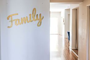 Stylish Luxe House at Point Cook