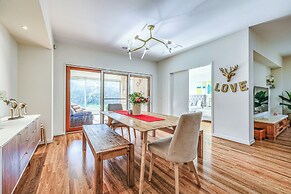 Stylish Luxe House at Point Cook