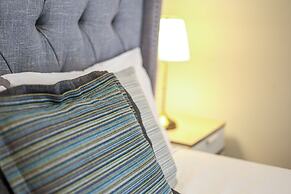 Stylish Luxe House at Point Cook