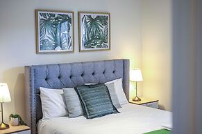 Stylish Luxe House at Point Cook