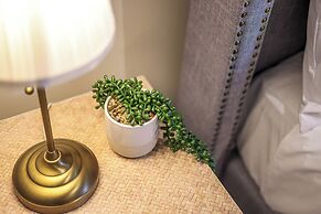 Stylish Luxe House at Point Cook