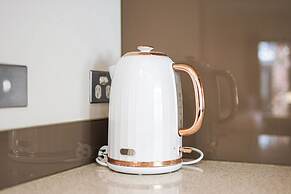 Stylish Luxe House at Point Cook