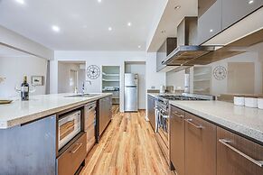 Stylish Luxe House at Point Cook