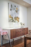 Stylish Luxe House at Point Cook