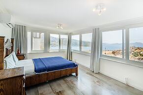 Villa w Pool Garden Patio 1 min to Beach in Bodrum