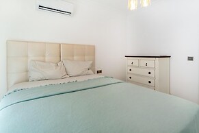 Villa w Pool Garden Patio 1 min to Beach in Bodrum