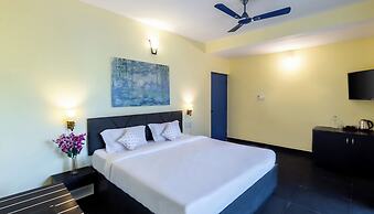 Blue Door Hotel Morjim