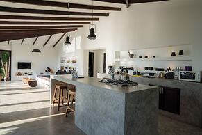 Lunar Villas Koh Tao - Luxury Pool Villa