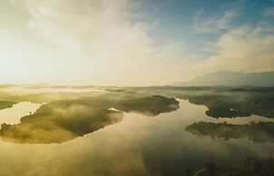 Karapuzha Village Resort