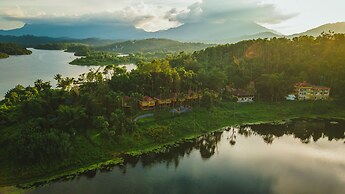 Karapuzha Village Resort