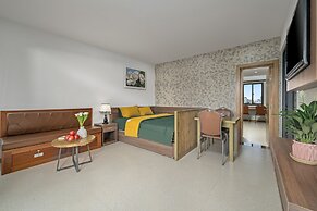 Nancy Hotel & Apartment