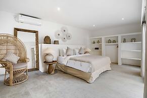 A Casa Di Renucci by Alfred in Bali