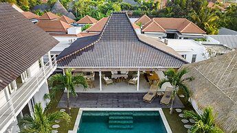 A Casa Di Renucci by Alfred in Bali