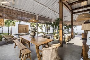 A Casa Di Renucci by Alfred in Bali