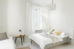 Airy and Bright one-Bedroom apt