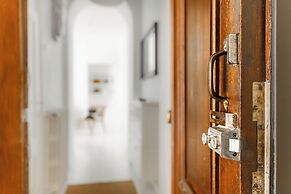 Airy and Bright one-Bedroom apt
