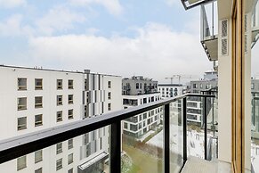 Służewiec Apartment by Renters