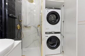 Służewiec Apartment by Renters