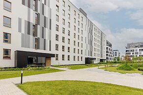 Służewiec Apartment by Renters