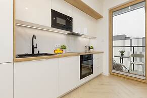 Służewiec Apartment by Renters