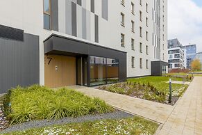 Służewiec Apartment by Renters