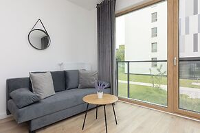 Służewiec Apartment by Renters