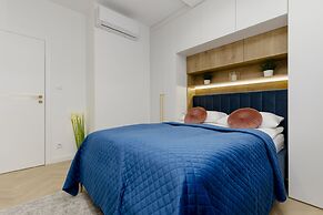 Służewiec Apartment by Renters