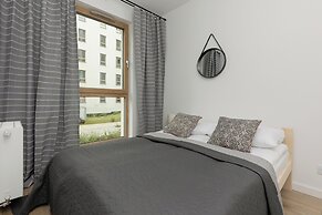 Służewiec Apartment by Renters