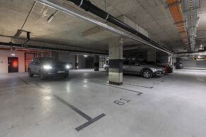 Służewiec Apartment by Renters