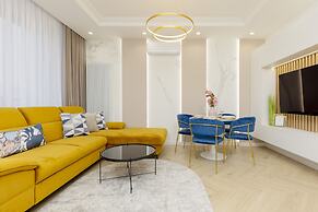 Służewiec Apartment by Renters