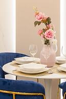 Służewiec Apartment by Renters