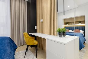 Służewiec Apartment by Renters