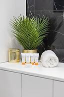 Służewiec Apartment by Renters