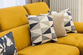 Służewiec Apartment by Renters